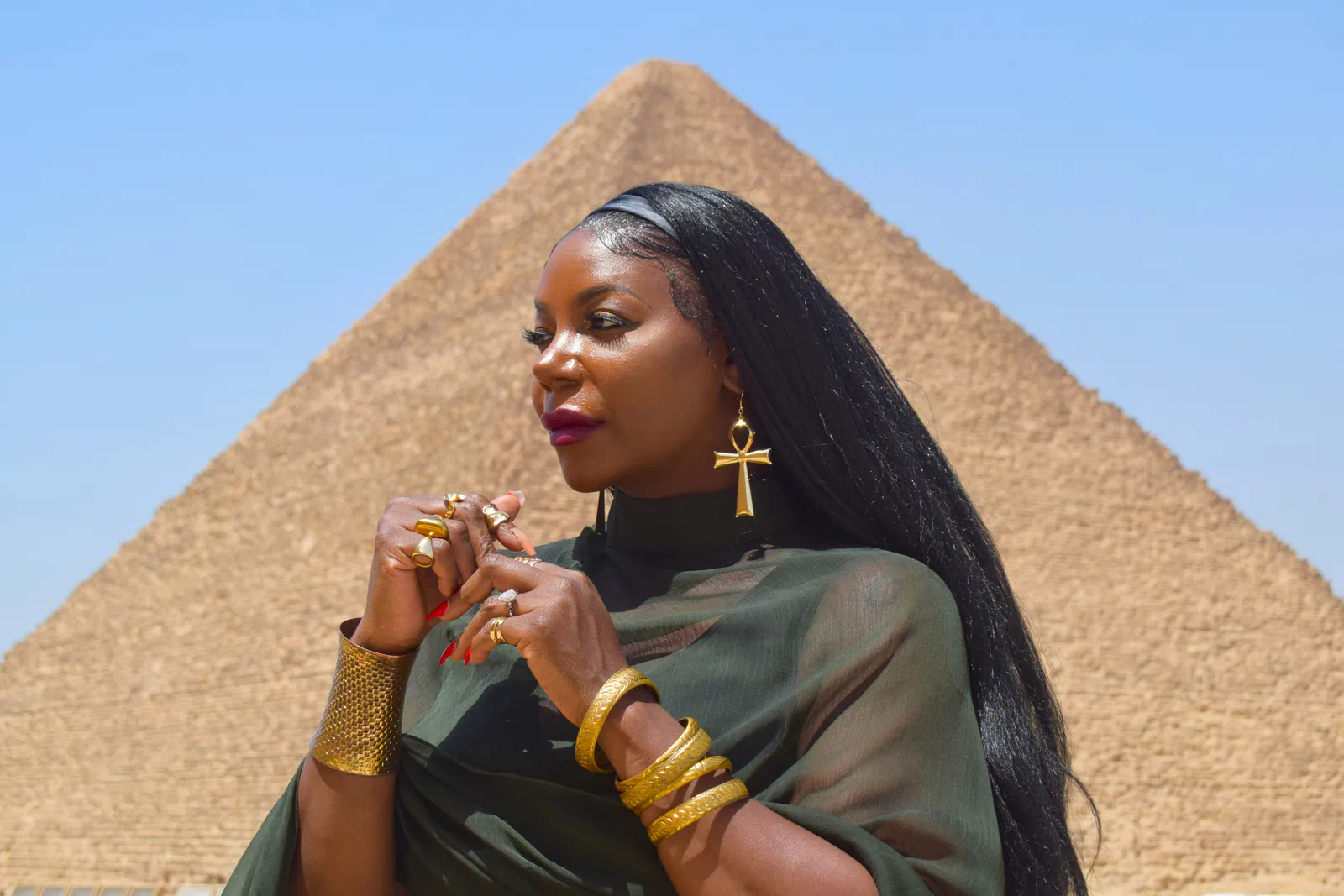 What is really inside the Pyramids of Giza?